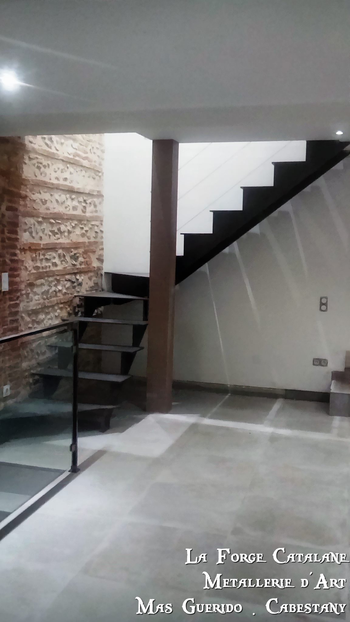 escalier limons cremaillere marches fer  forge catalane.jpg